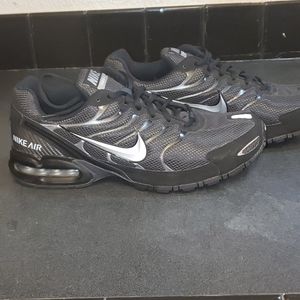 NWOB Mens Nike Air Torch 4 Shoes